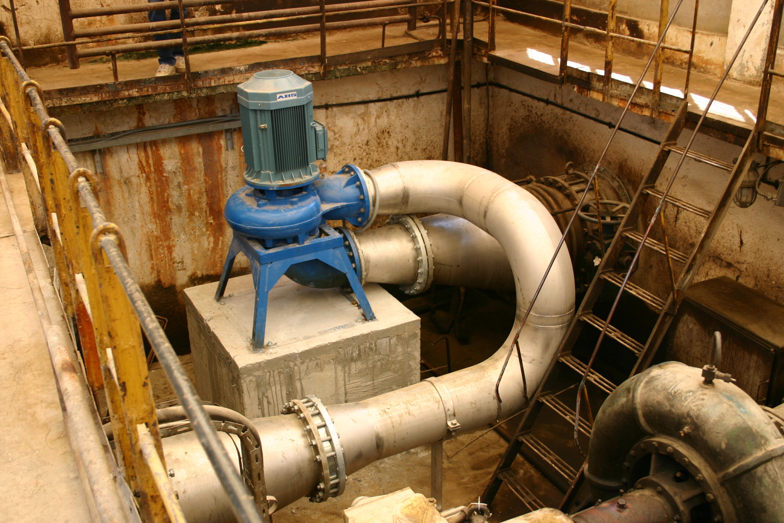 IMG_20050602_0070 Ax decantor